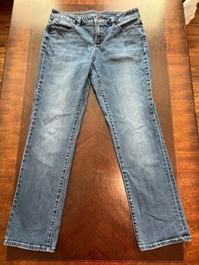 Talbots Women’s Straight Leg Jeans in Medium Blue Wash